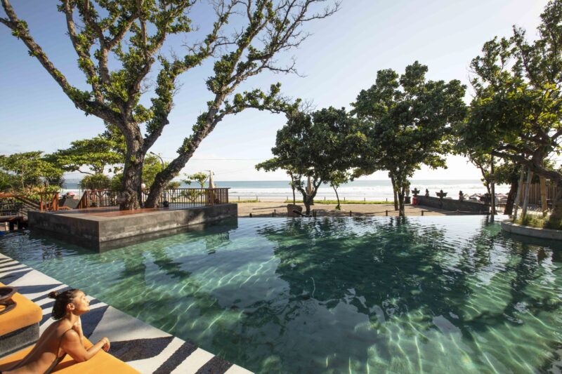 HIB Sugarsand Pool Lifestyle 26